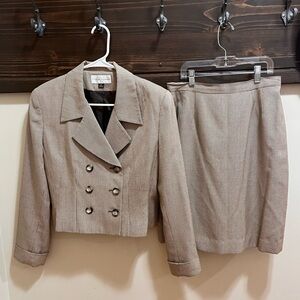 2-Piece Casual Corner Blazer Suit Set Micro Houndstooth Brown and Cream Size 8
